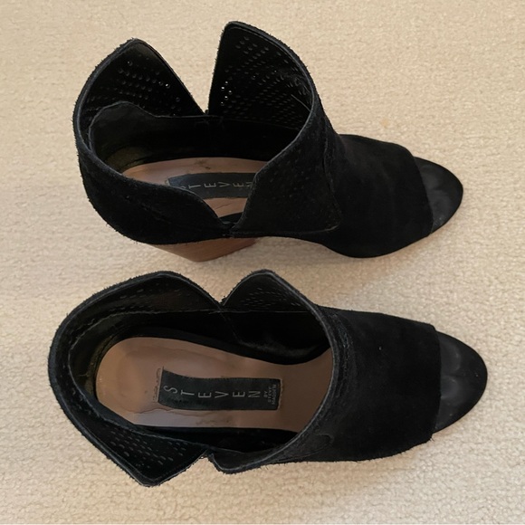 Steve Madden Booties - Picture 6 of 8